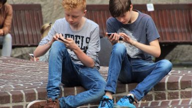 La publicación de fotos de menores en las redes sociales