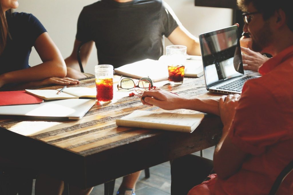 ¿Qué ocurre con los trabajadores cuando se disuelve una empresa?